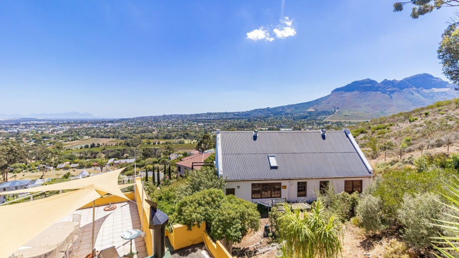 4 Bedroom Property for Sale in Rome Glen Western Cape